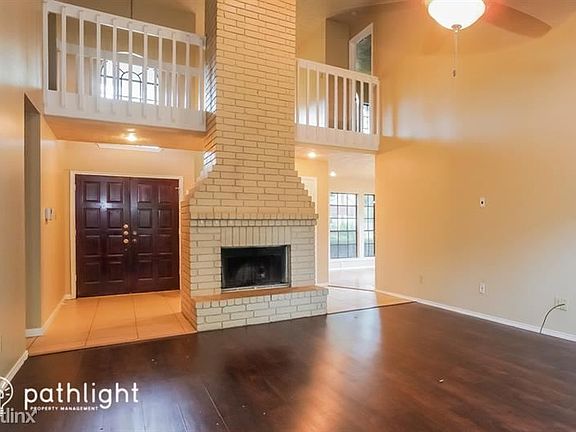 2nd image of 16307 Ember Hollow Ln