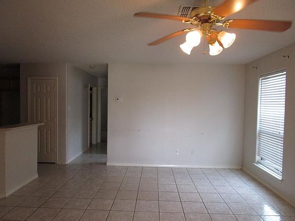 5th image of 2116 Breezeway Cir #2118