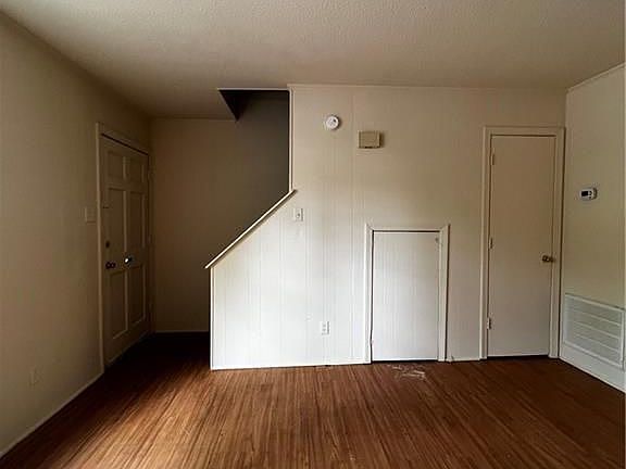 2nd image of 318 N Poplar St #2