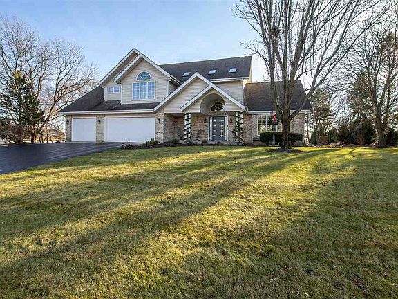 2nd image of 1301 Sunmeadow Ln