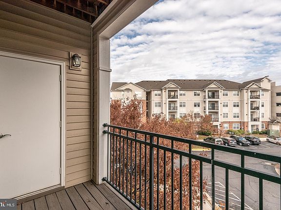 3rd image of 12954 Centre Park Cir APT 305