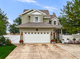 805 S Lawrence Way, Pontiac, IL 61764