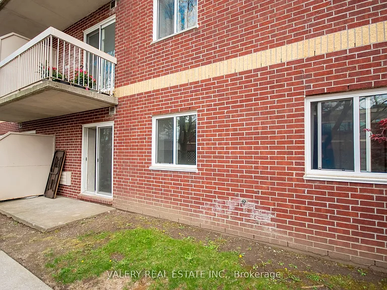 626 1st St #101 — Photo 15