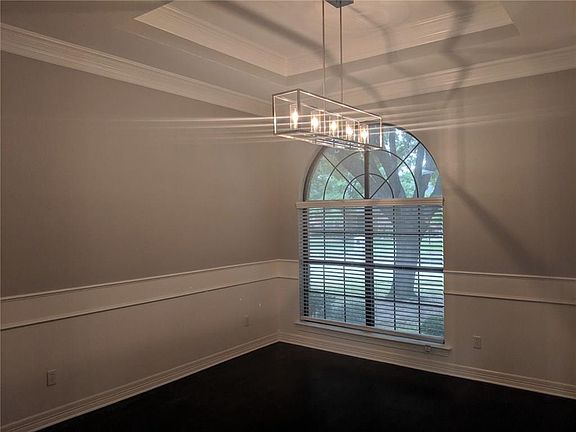 3rd image of 8320 Thornhill Dr