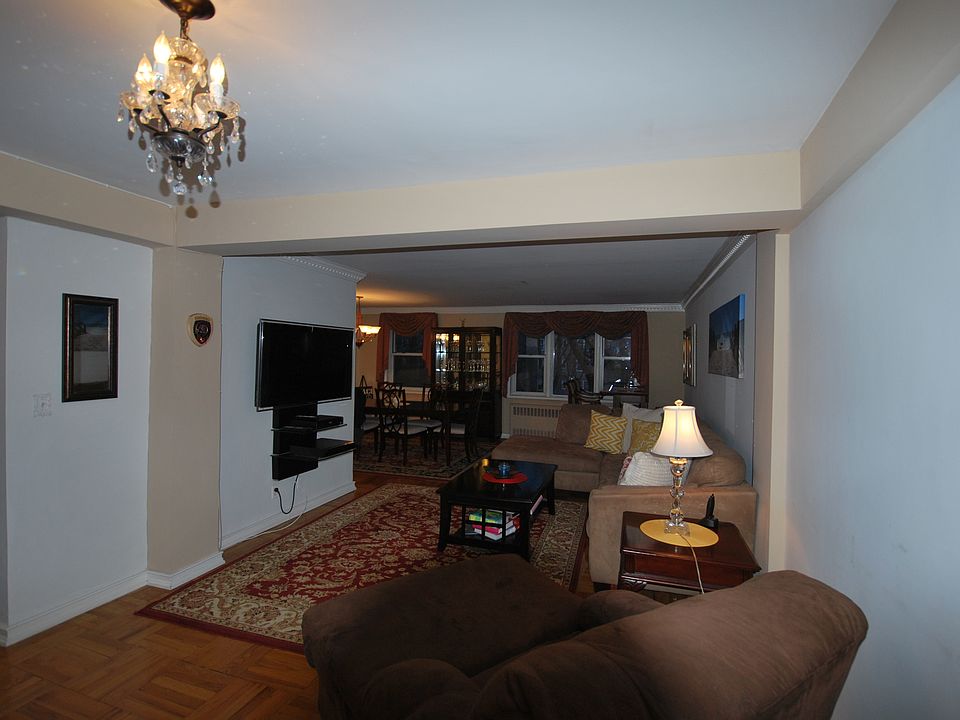 1st image of 5 Sadore Ln APT 2E