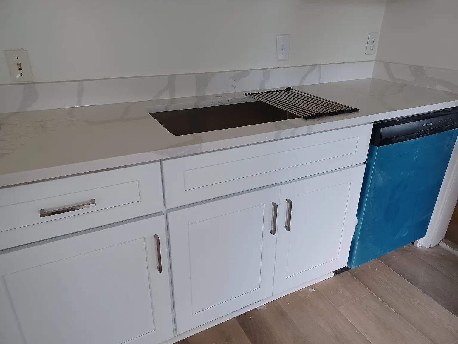 2 bed, 800 sqft, $1,800 — Photo 3