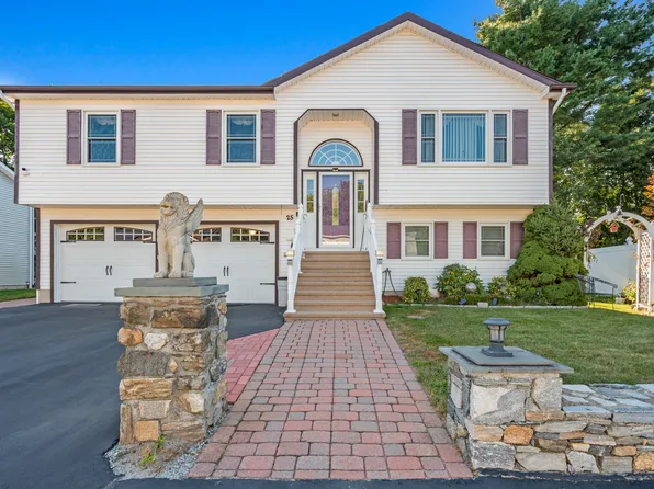 25 Laurie Place, Waterbury, CT 06704