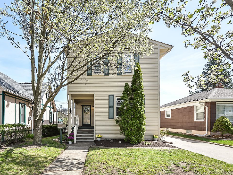 1st image of 1123 1st St