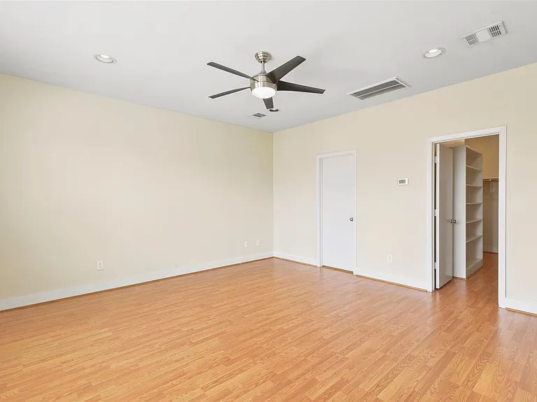 901 Roy St — Photo 20