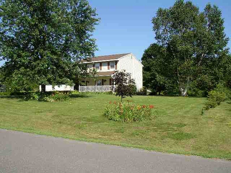 2nd image of 44 GRANDVIEW Drive