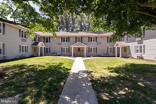 802 Travers St #4 Photo 1