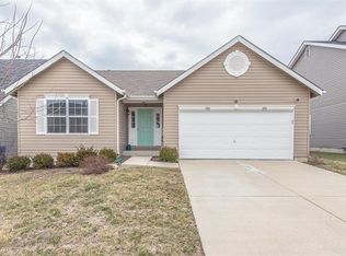224 Pecan Bluffs Dr, Wentzville, MO 63385