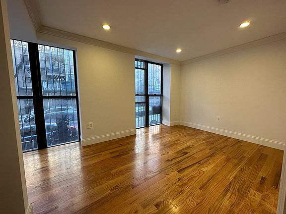 5th image of 440 W 47th St APT 1C