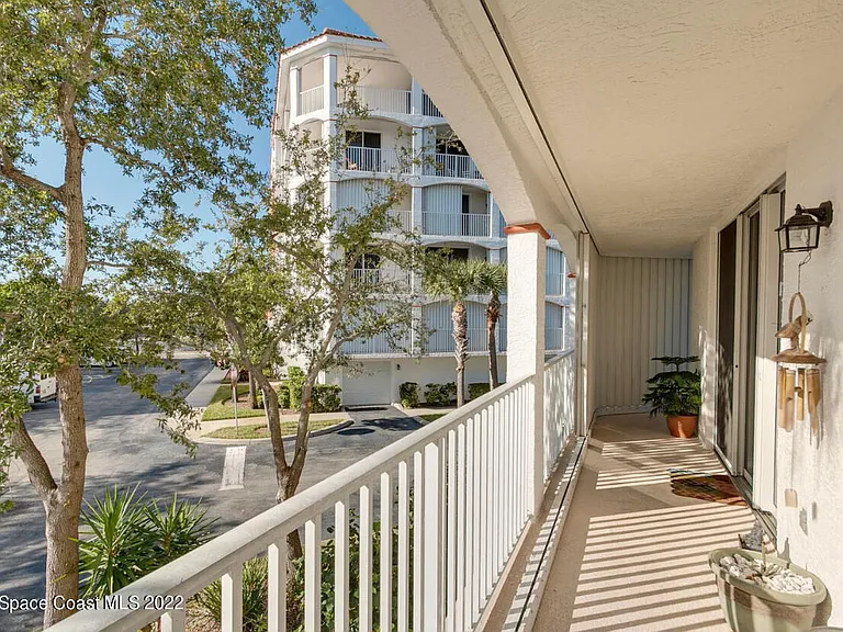 811 Del Rio Way #201 — Photo 4