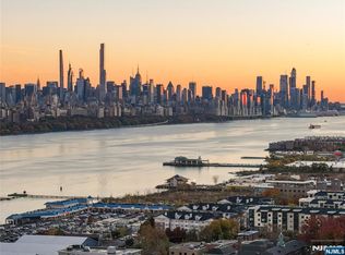 200 Winston Dr APT 109, Cliffside Park, NJ 07010