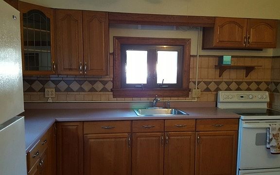 5th image of 360 Spruce Ave