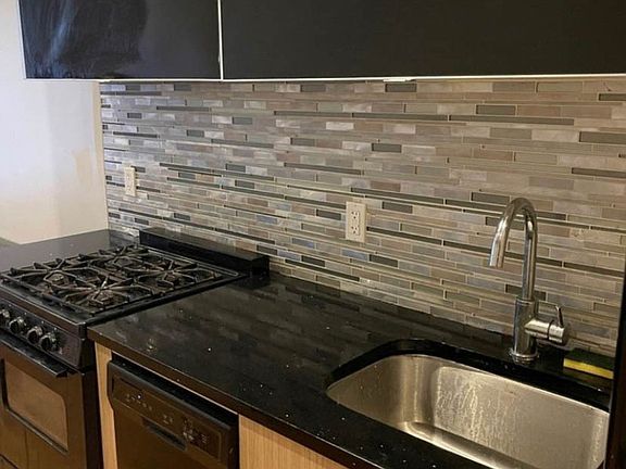 5th image of 77 Jefferson Ave #2L