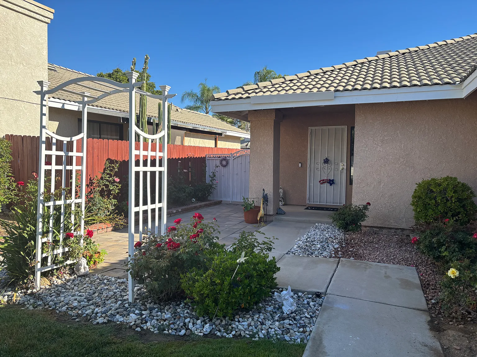 3 bed, 1129 sqft, $2,795 — Photo 2