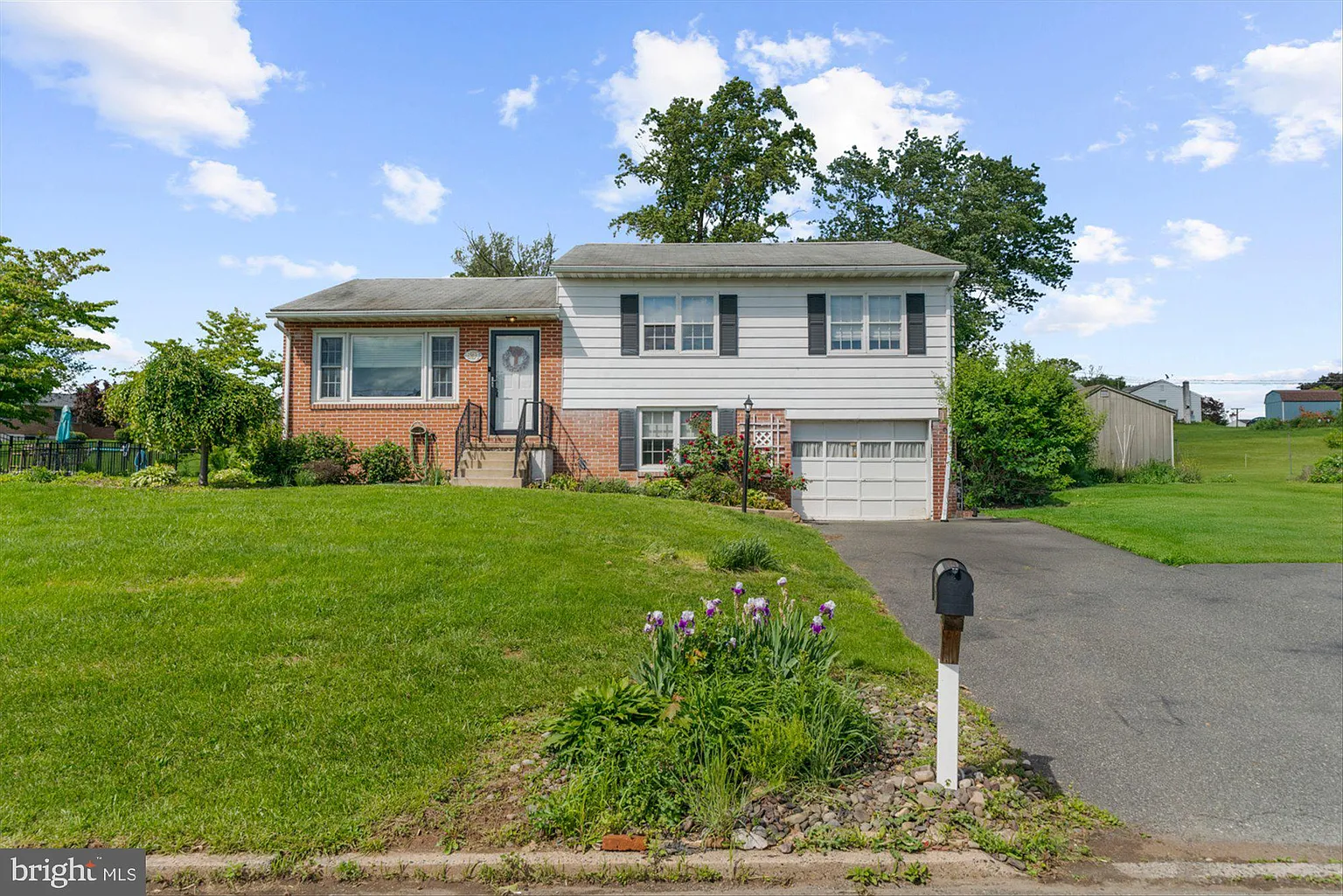 521 Swamp Creek Rd photo 1