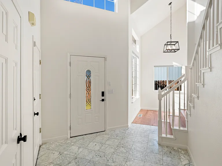466 Len Cir — Photo 3