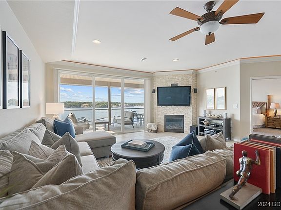 3rd image of 1230 Lands End Pkwy Unit 401