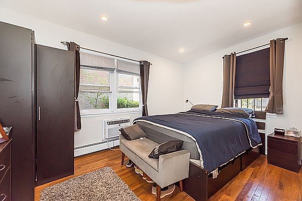 1st image of 25-02 Crescent St #11