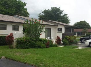 41 Seminole Ct E, Royal Palm Beach, FL 33411