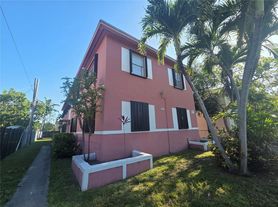 781 SW 11th St, Miami, FL