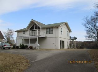 105 Riverview Dr, Decaturville, TN 38329
