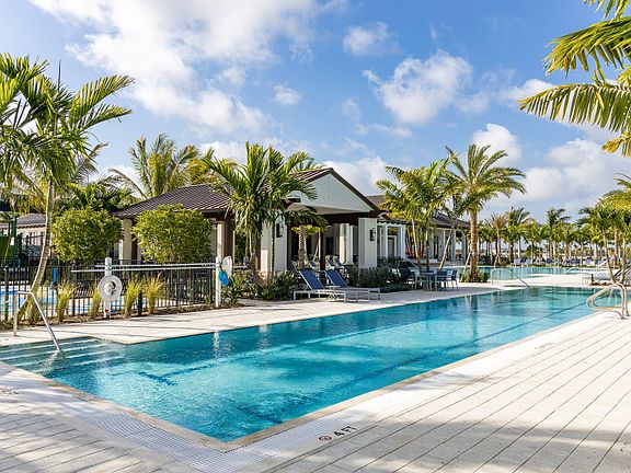 Avenir 2-Lane Lap Pool