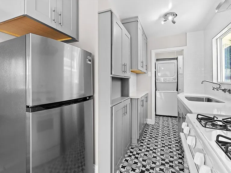 4044 Huron Ave #A — Photo 1