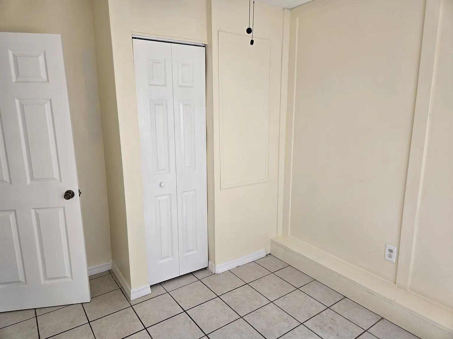3 bed, 1000 sqft, $1,400 — Photo 2