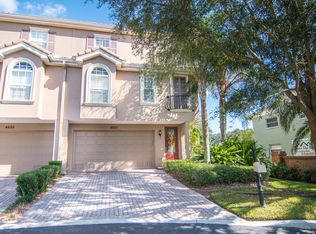 4603 Overlook Dr NE, St Petersburg, FL 33703