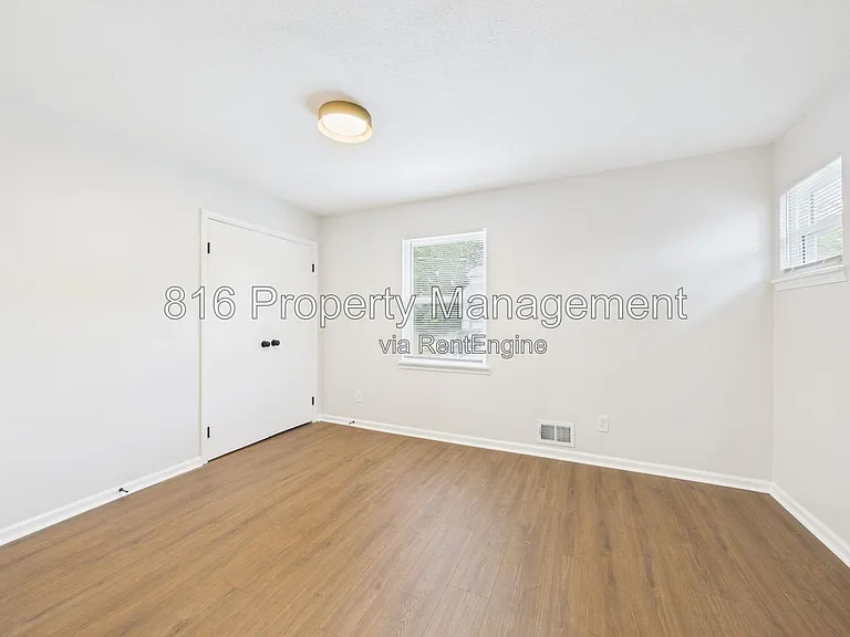 7030 Ewing Ave #7030 — Photo 12