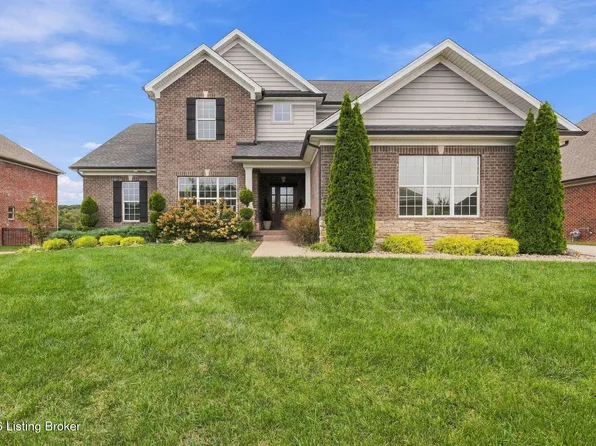 2008 Scenic Lakes Dr, Louisville, KY 40245