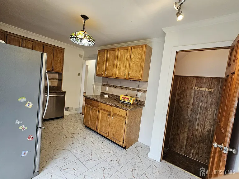 895 Madison Ave — Photo 5