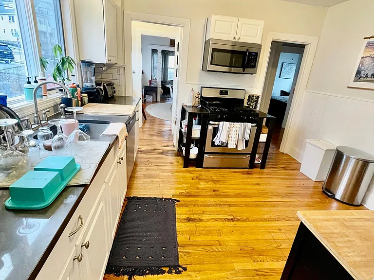 278 Willis Ave — Photo 1