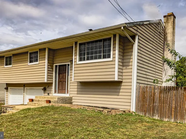 892 Estates Blvd, Hamilton, NJ 08690