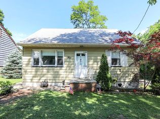 4 Carlton Pl, Rutherford, NJ 07070