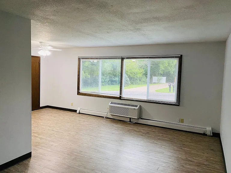 1715 Edgewood Dr NW — Photo 3