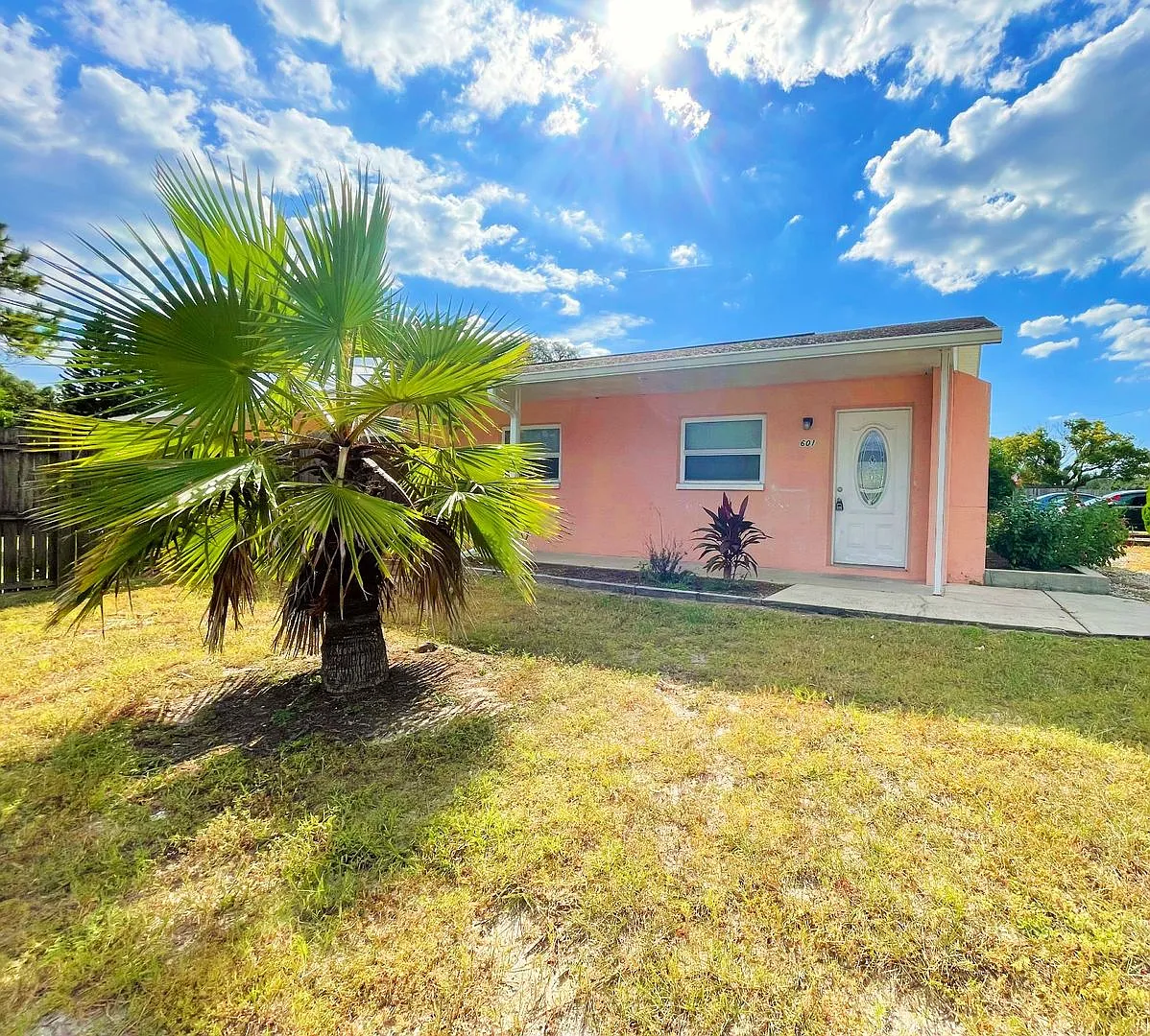 Just Reduced! 2bed/1bath Duplex Available Now! — Photo 3