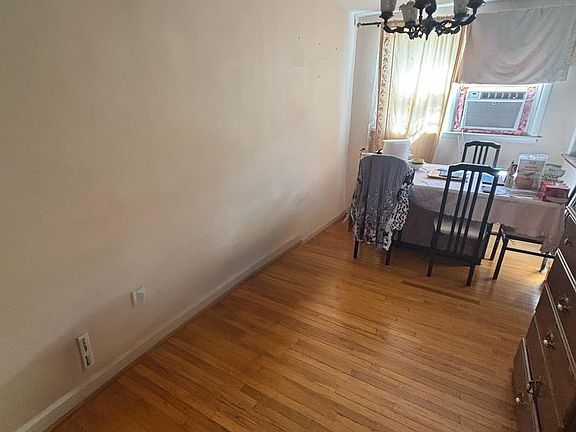 4th image of 7223 Lynford St