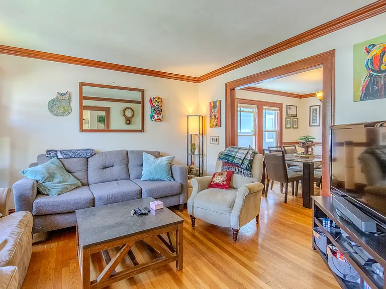 78 Governor Winthrop Rd — Photo 3