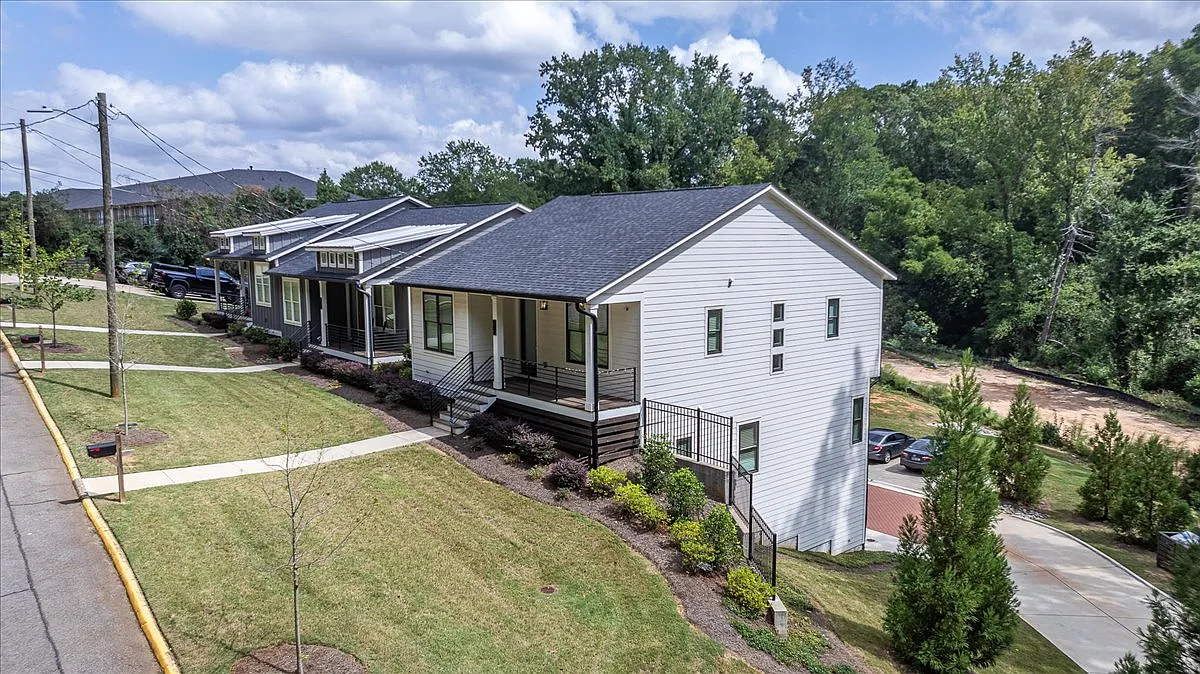 5 bed, 5.5 bath, 1980 sqft, $4,900 — Photo 1