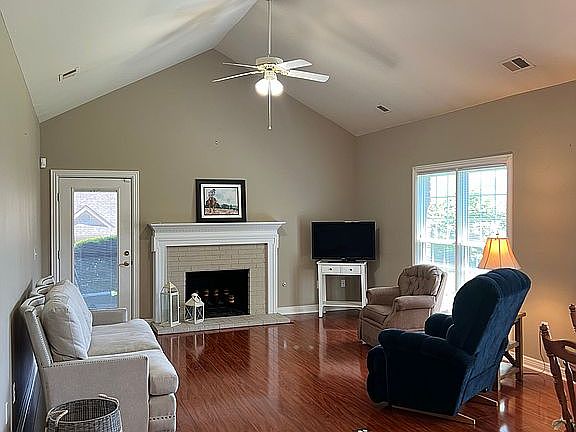 2nd image of 1576 Pine Needles Ln #2903