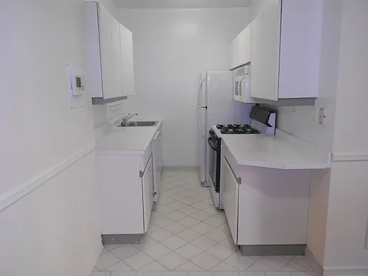 Rented by The Ambassador Realty Group | media 13