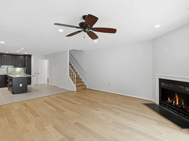 13 Dudley Ct — Photo 3