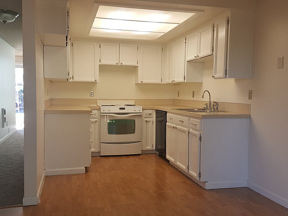 5th image of 7113 NE 43rd St APT B