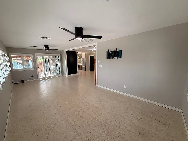 13139 W Seville Dr — Photo 8