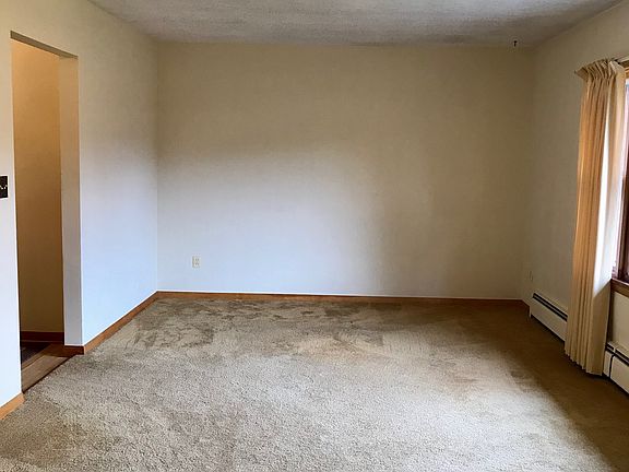 Spacious living room